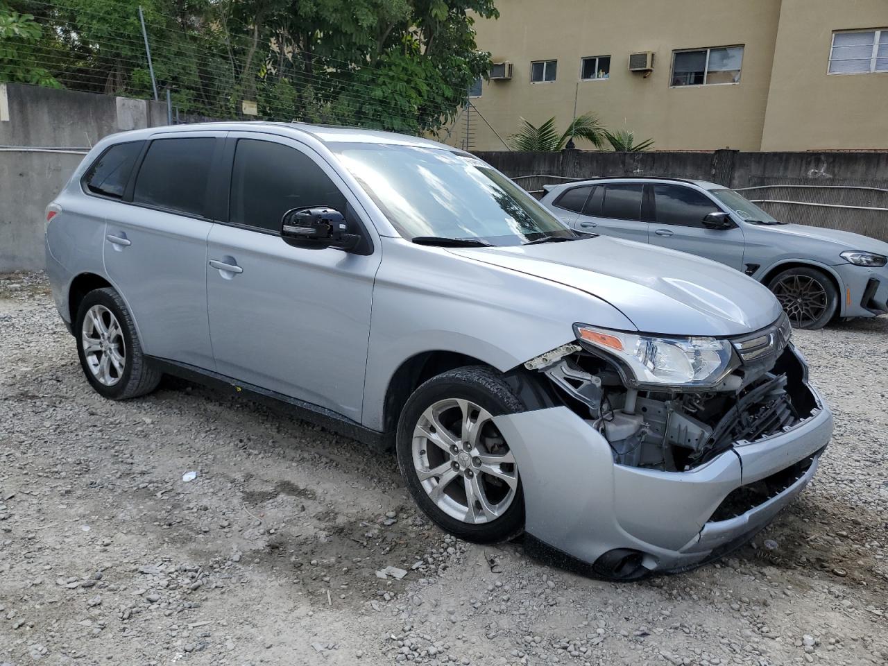 2014 Mitsubishi Outlander VIN JA4AD3A3XEZ001351 Copart auction photo, front end damage thumbnail 4