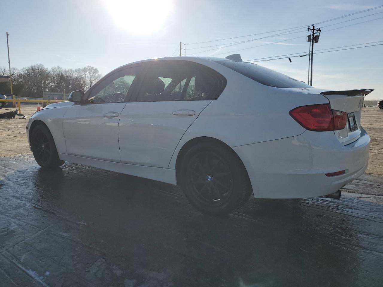 2015 BMW 3er VIN WBA3B1G57FNT03199 Copart auction photo, front end damage thumbnail 2