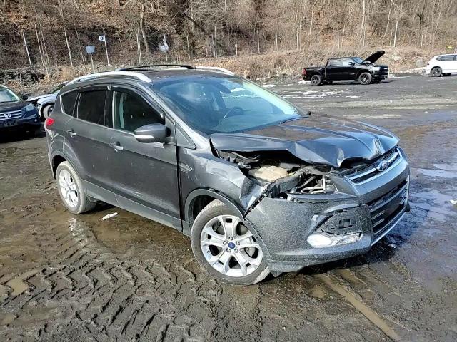 2016 Ford Escape VIN 1FMCU9J9XGUB18803 Copart auction photo, front end / minor dent/scratches damage thumbnail 14