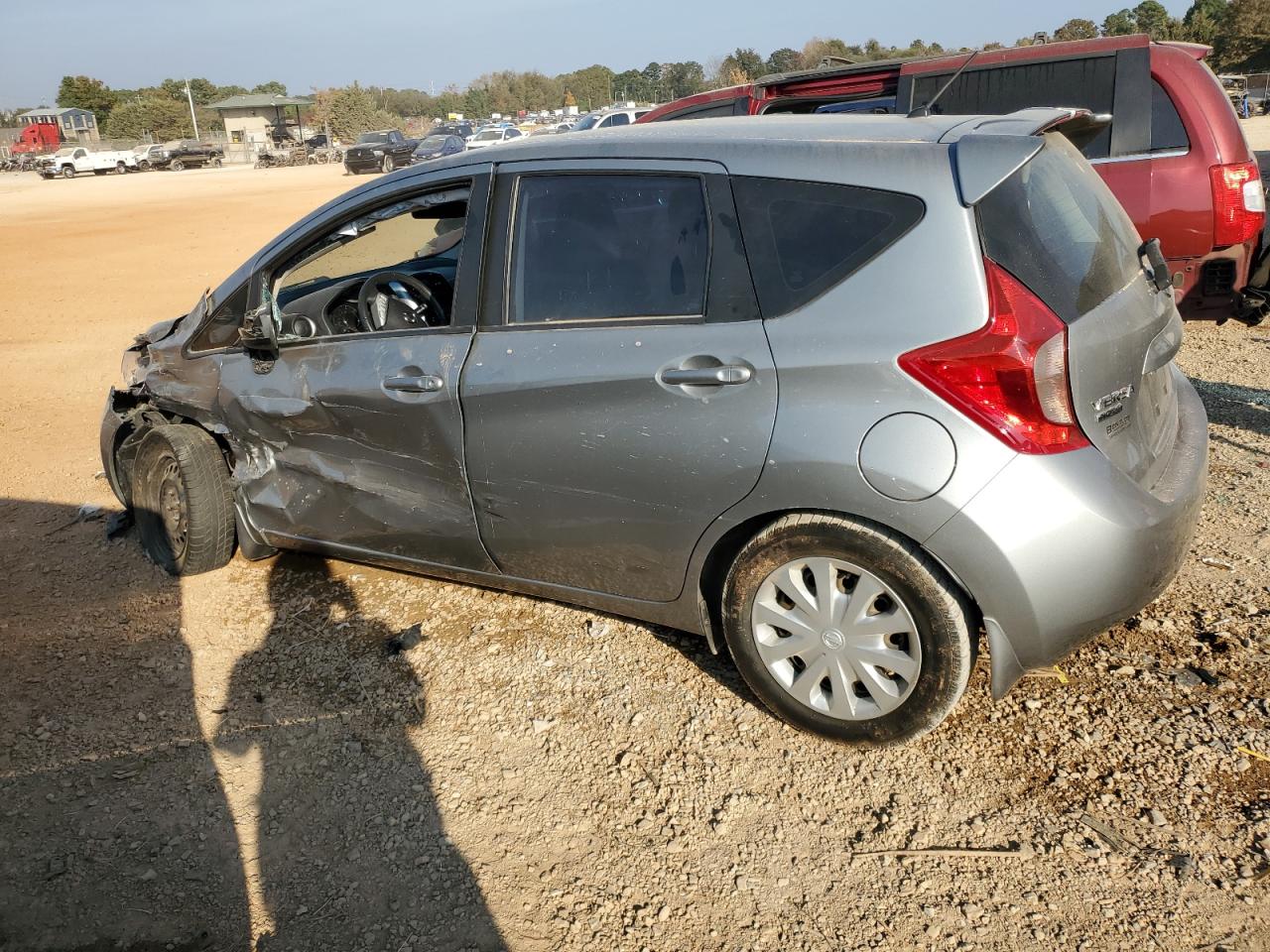 2015 Nissan Versa VIN 3N1CE2CP4FL388688 Copart auction photo, front end / side damage thumbnail 2