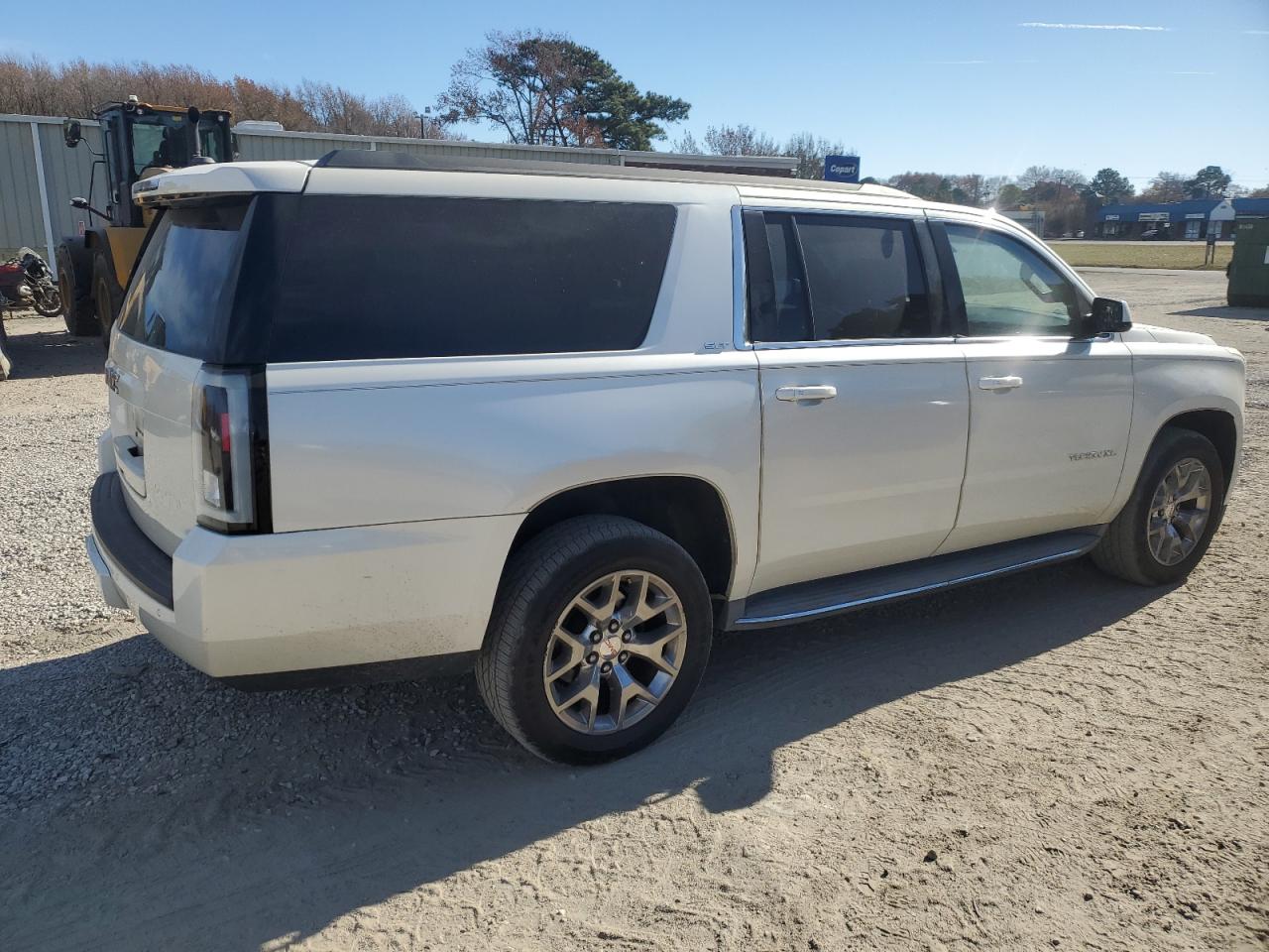 2015 GMC Yukon VIN 1GKS2HKC1FR272929 Copart auction photo, minor dent/scratches damage thumbnail 3