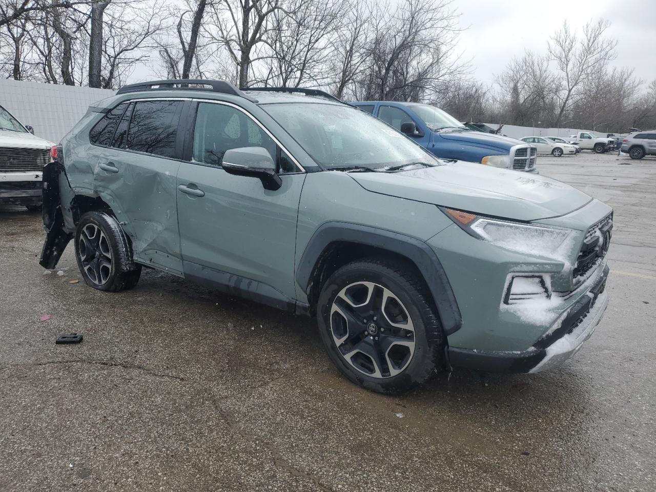 2019 Toyota RAV 4 VIN 2T3J1RFV4KW023160 Copart auction photo, side / all over damage thumbnail 4
