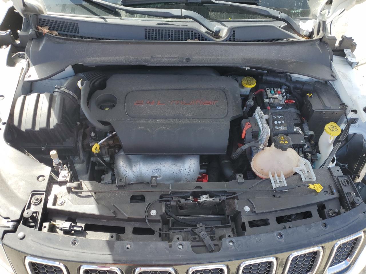 2019 Jeep Compass VIN 3C4NJCCB3KT782818 Copart auction photo, all over damage thumbnail 13