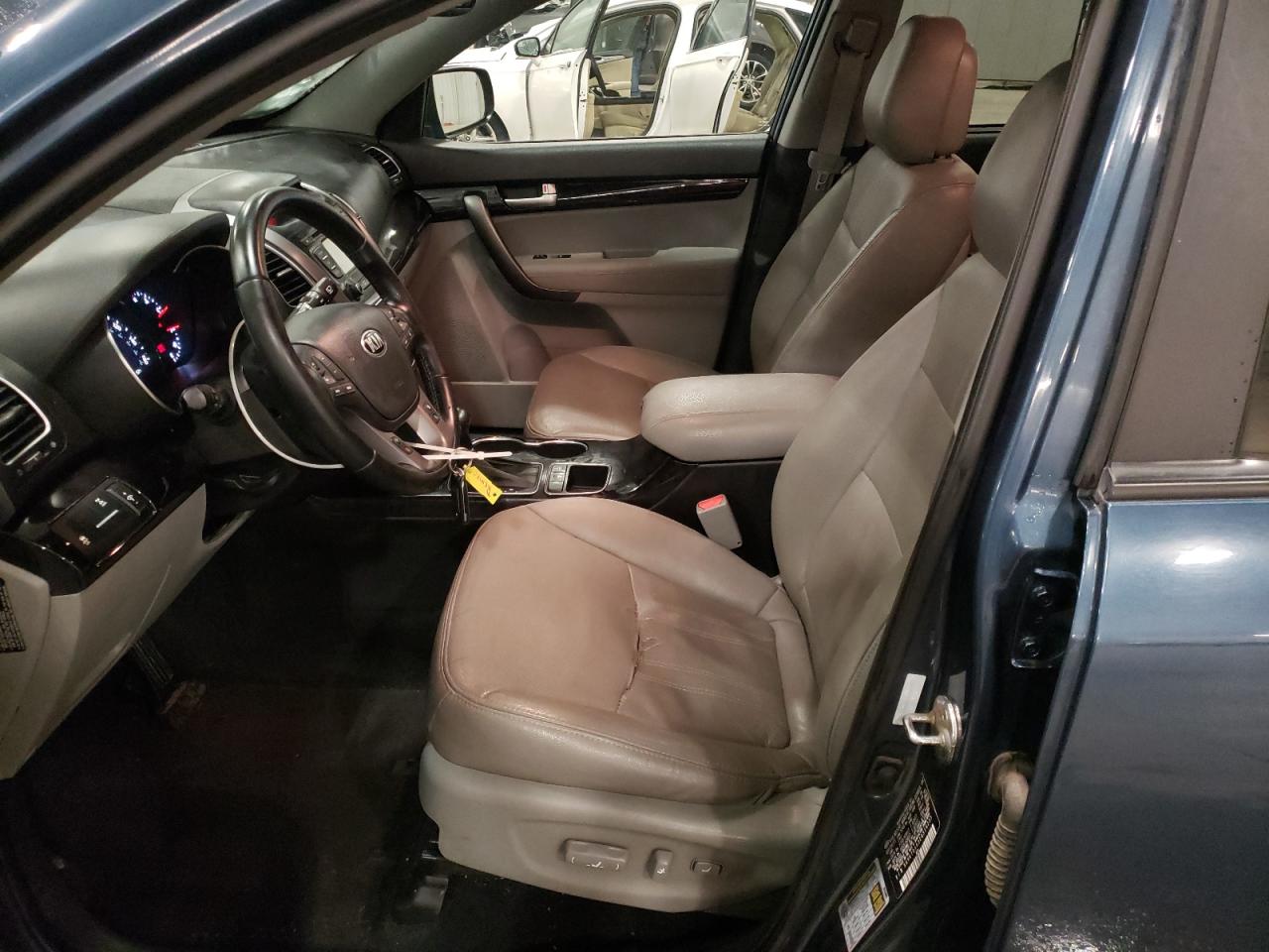 2014 KIA Sorento VIN 5XYKTDA63EG516235 Copart auction photo, front end damage thumbnail 7