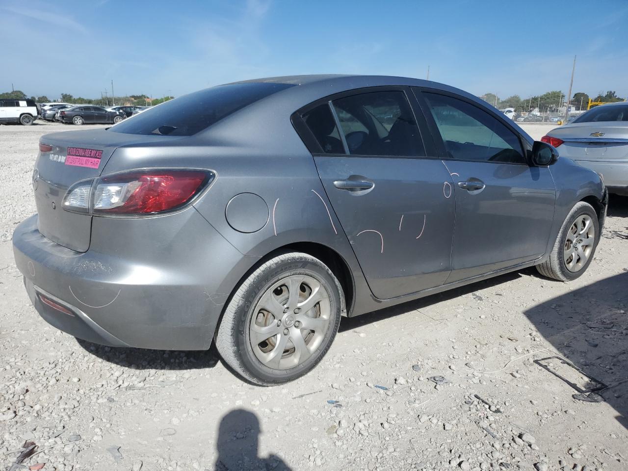 2011 Mazda 3 VIN JM1BL1UF5B1400749 Copart auction photo, front end / minor dent/scratches damage thumbnail 3