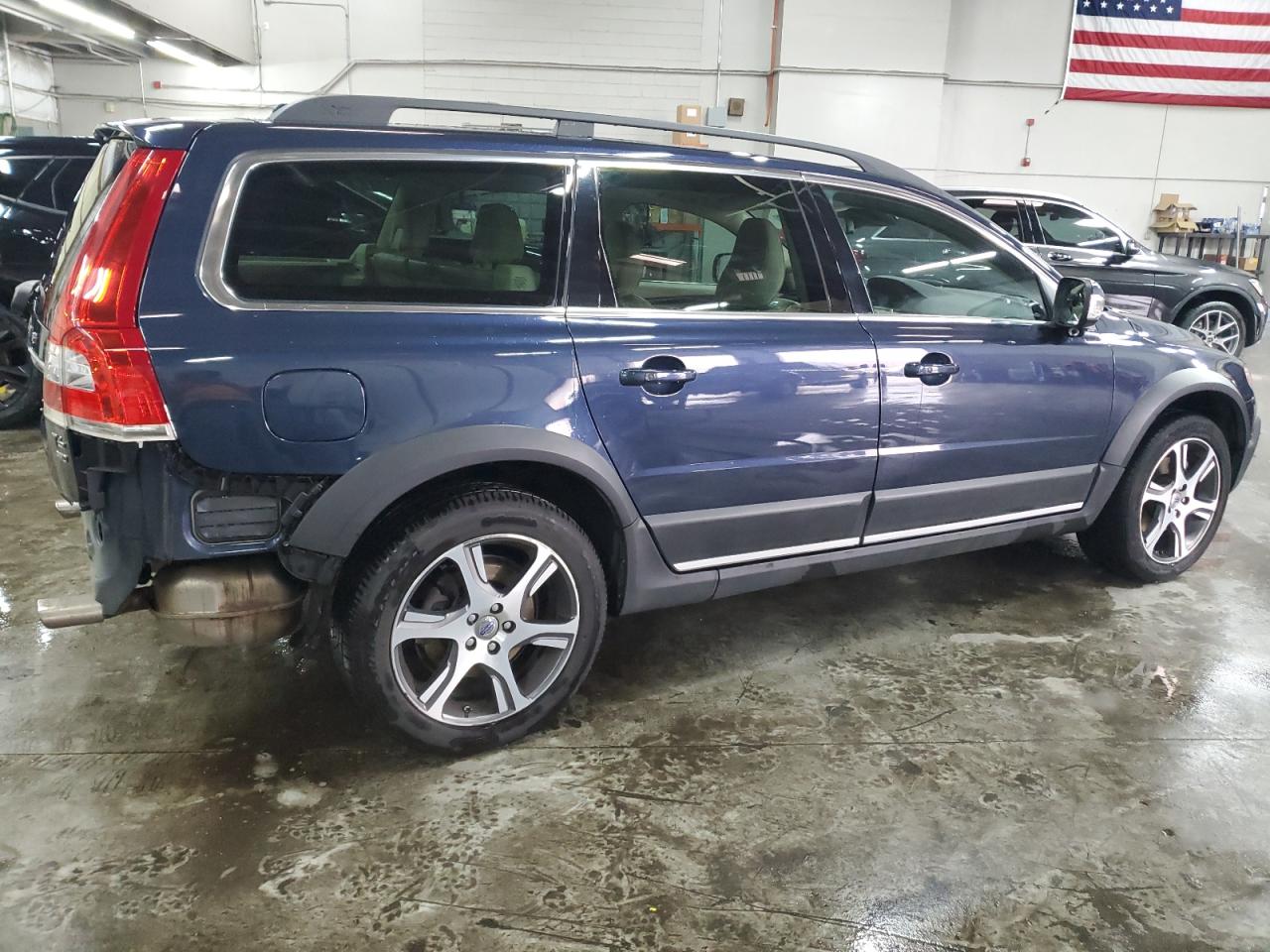 2014 Volvo XC70 VIN YV4902BZ8E1179756 Copart auction photo, rear end damage thumbnail 3
