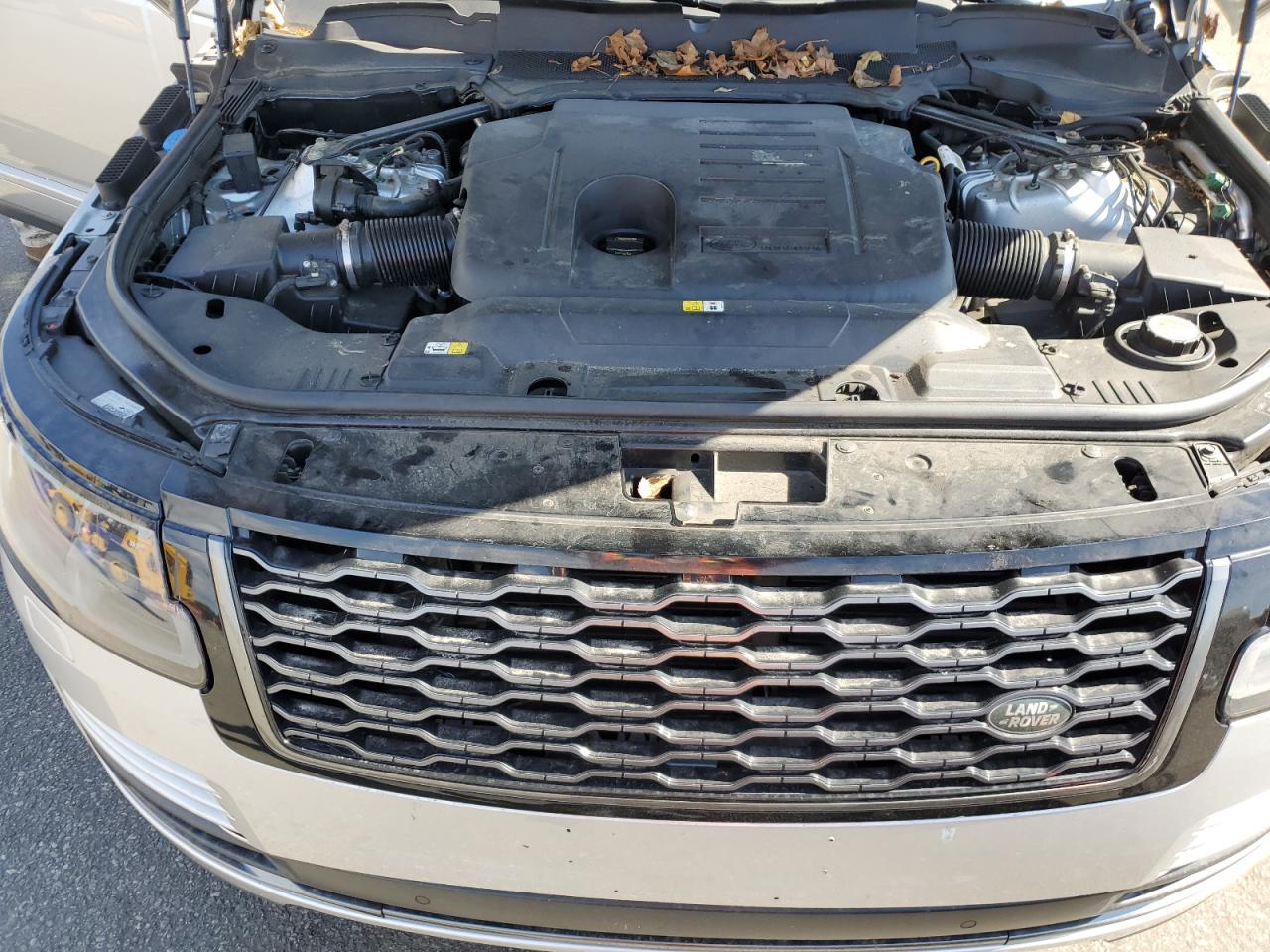 2020 Land Rover Range Rover VIN SALGR2SU3LA587298 Copart auction photo, missing/altered vin / minor dent/scratches damage thumbnail 12