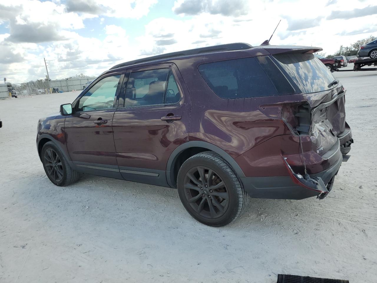 2018 Ford Explorer VIN 1FM5K7D88JGA95906 Copart auction photo, rear end / side damage thumbnail 2
