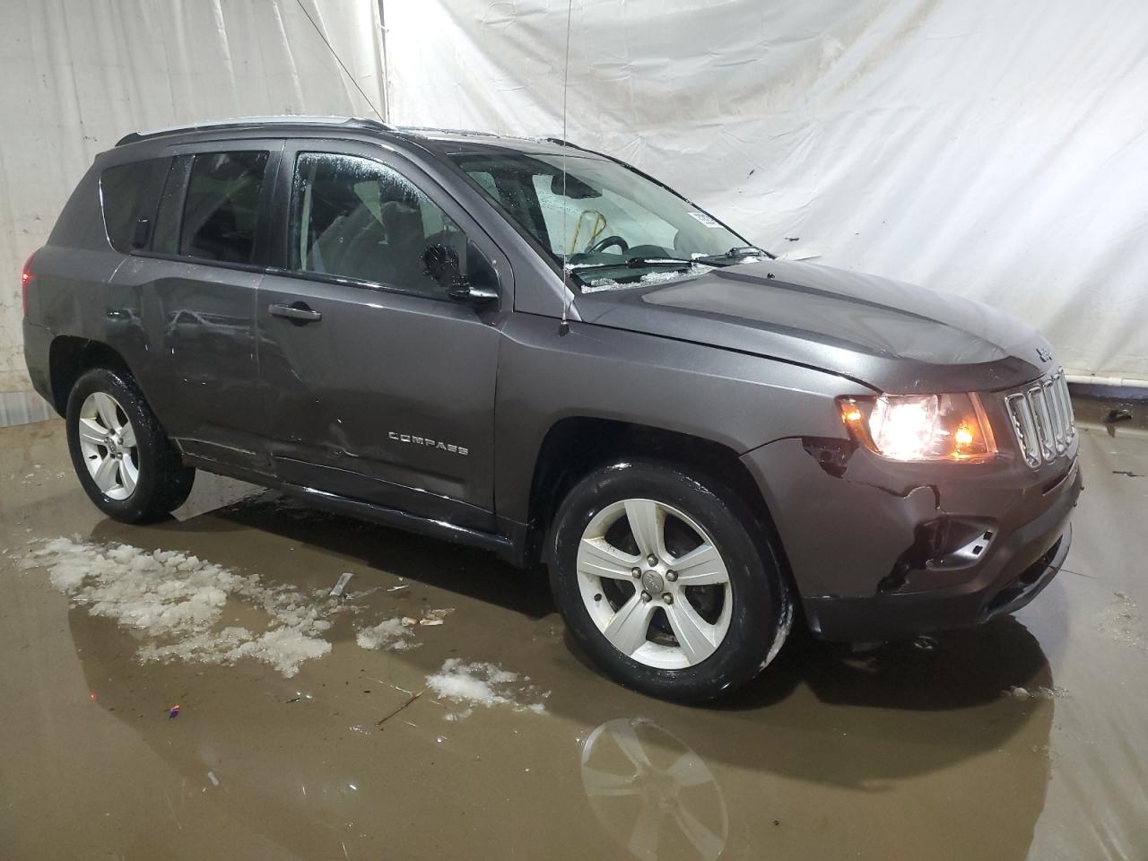 2016 Jeep Compass VIN 1C4NJDEB5GD759170 Copart auction photo, front end / side damage thumbnail 4