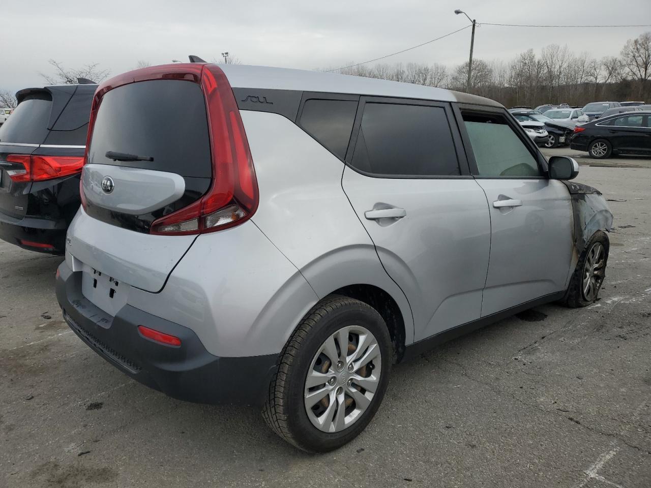 2020 KIA Soul VIN KNDJ23AU2L7072850 Copart auction photo, burn - interior / burn - engine damage thumbnail 3