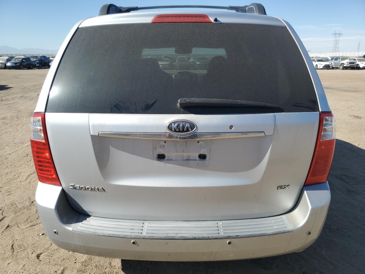 2008 KIA Sedona VIN KNDMB233986243795 Copart auction photo, minor dent/scratches damage thumbnail 6