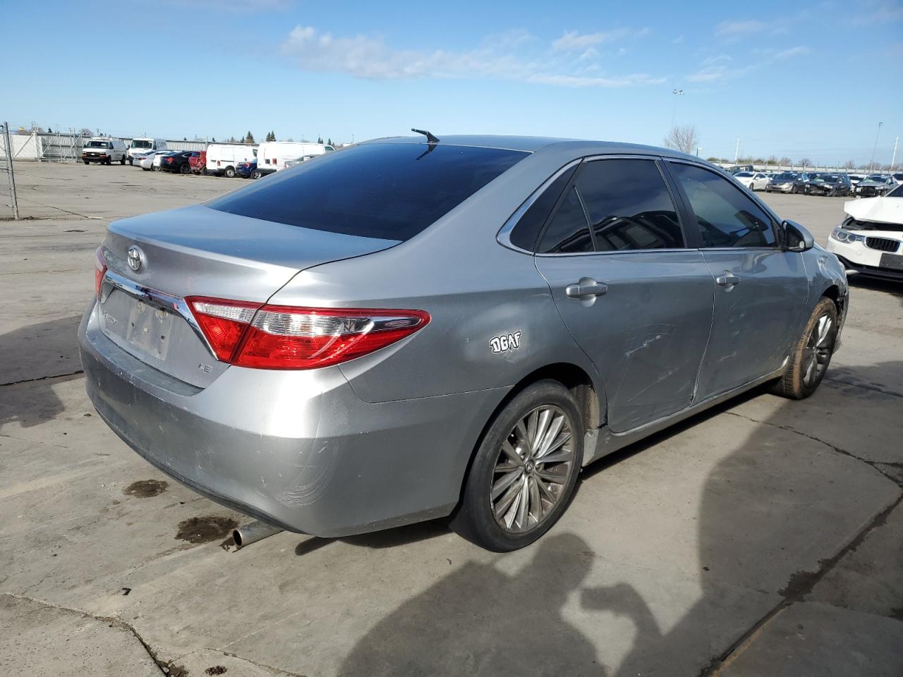 2015 Toyota Camry VIN 4T1BF1FK6FU880608 Copart auction photo, rear end / side damage thumbnail 3