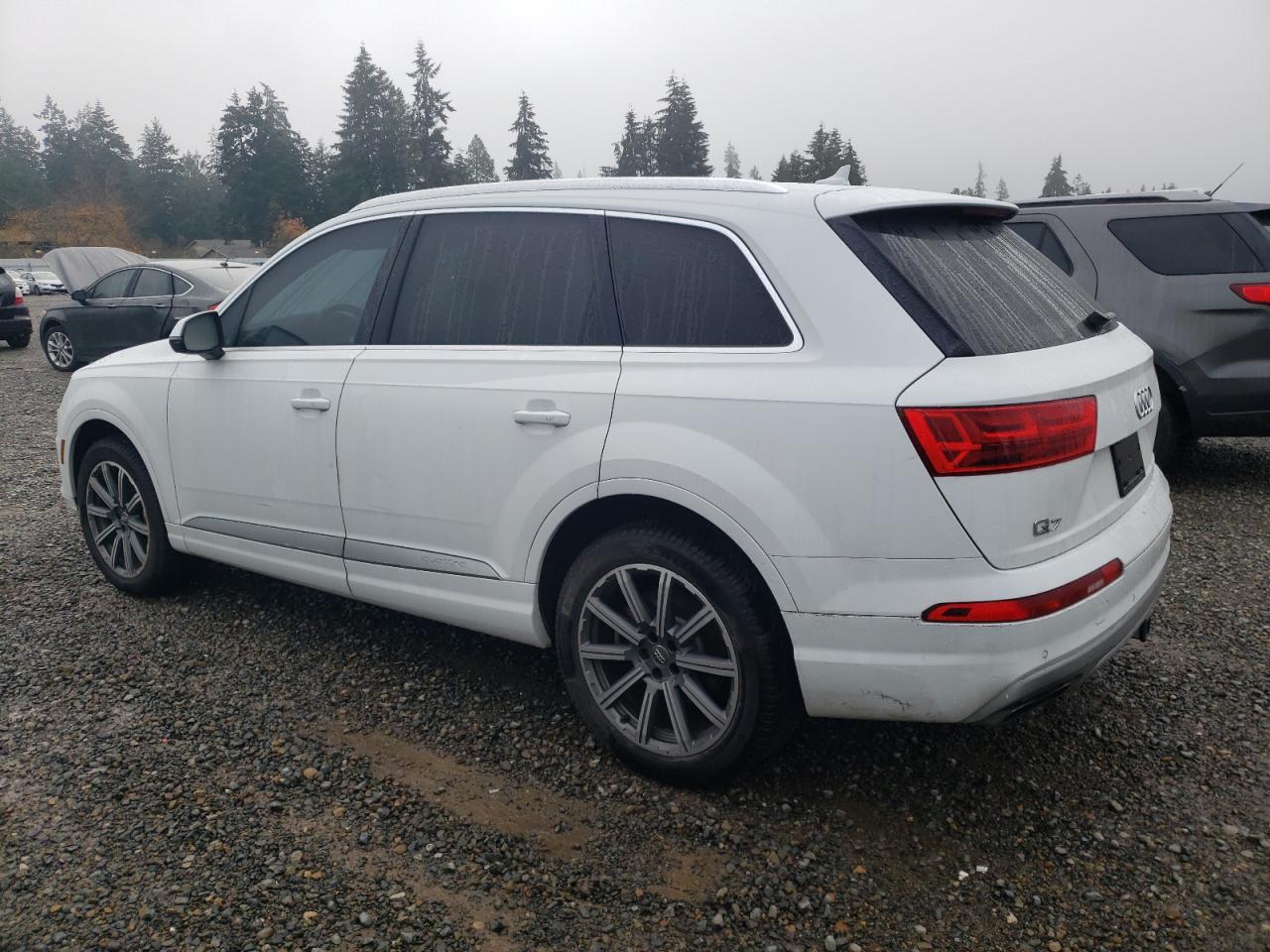 2017 Audi Q7 VIN WA1LAAF71HD056516 Copart auction photo, minor dent/scratches damage thumbnail 2