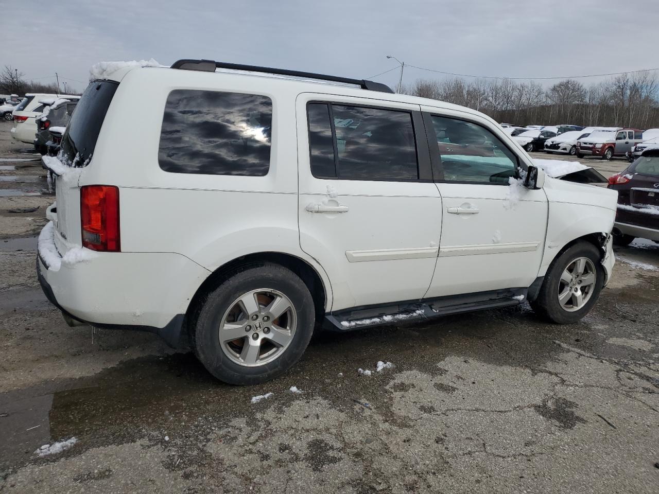 2011 Honda Pilot VIN 5FNYF4H5XBB060705 Copart auction photo, front end damage thumbnail 3