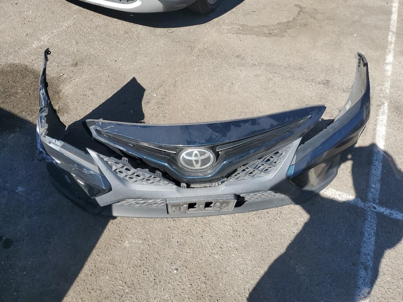 2018 Toyota Camry VIN 4T1B11HK2JU630061 Copart auction photo, front end damage thumbnail 12