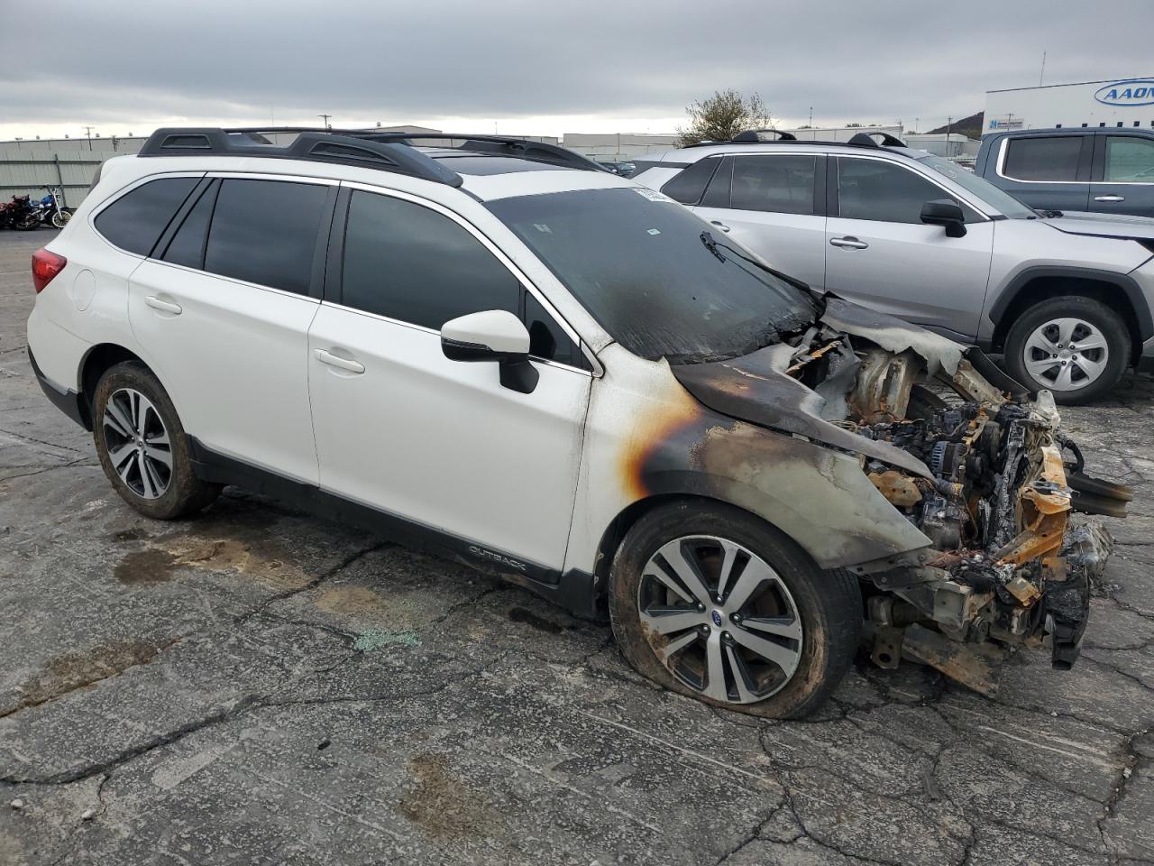 2019 Subaru Outback VIN 4S4BSANCXK3253660 Copart auction photo, burn - engine / burn - interior damage thumbnail 4