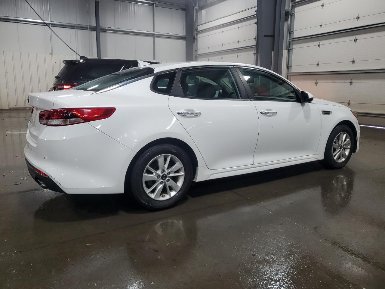 2018 KIA Optima VIN 5XXGT4L36JG207219 Copart auction photo, vandalism / rear end damage thumbnail 3