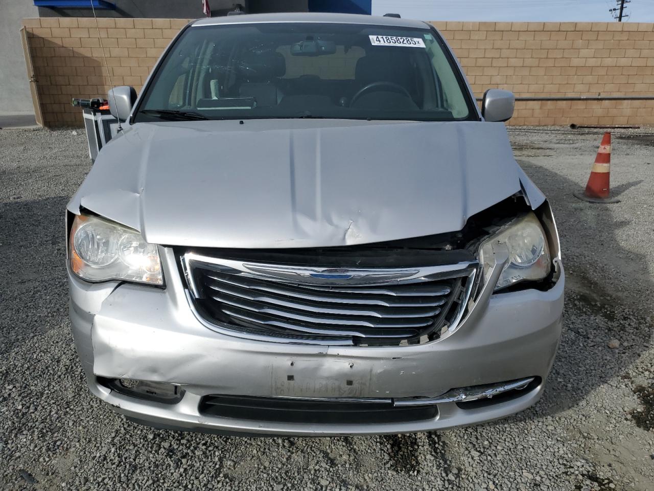 2012 Chrysler Town & Country VIN 2C4RC1BG3CR269702 Copart auction photo, front end / minor dent/scratches damage thumbnail 5