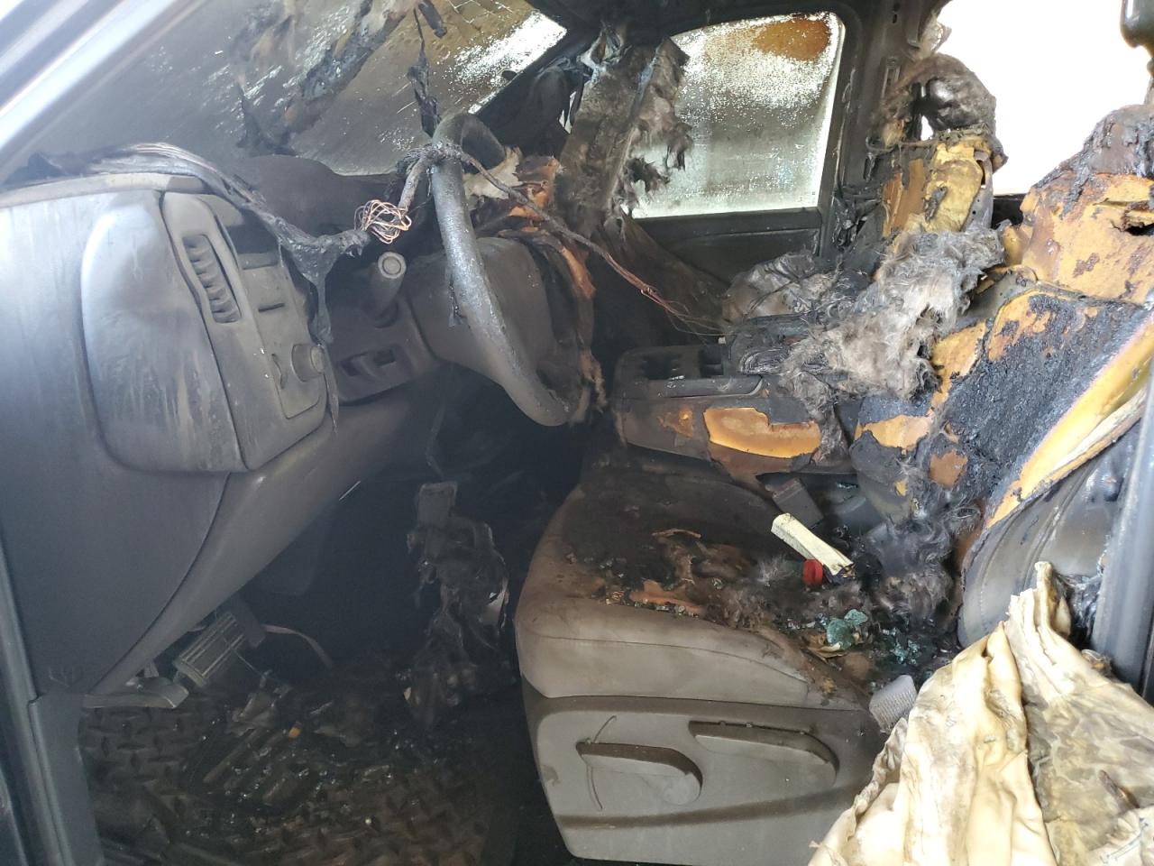 2015 Chevrolet Silverado VIN 1GCRCPEH6FZ313094 Copart auction photo, burn damage thumbnail 7