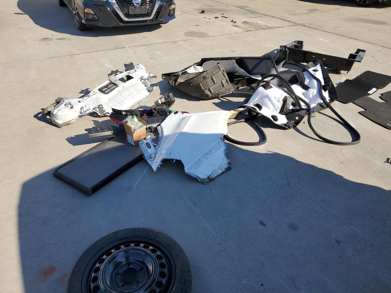 2019 Chevrolet Equinox VIN 2GNAXKEV9K6282656 Copart auction photo, rear end damage thumbnail 15
