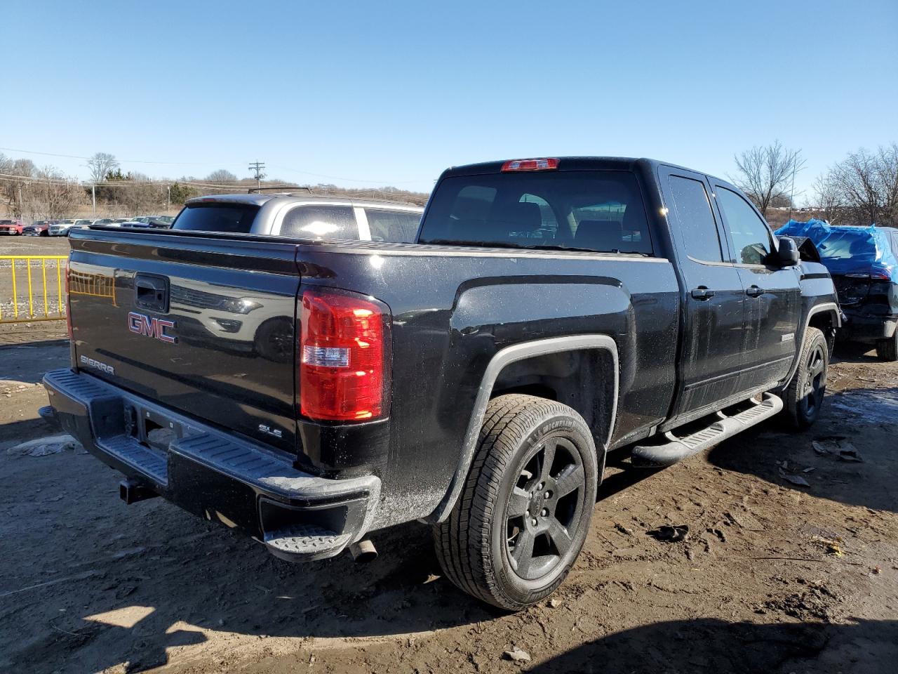 2018 GMC Sierra VIN 1GTV2MEC1JZ374463 Copart auction photo, front end damage thumbnail 3