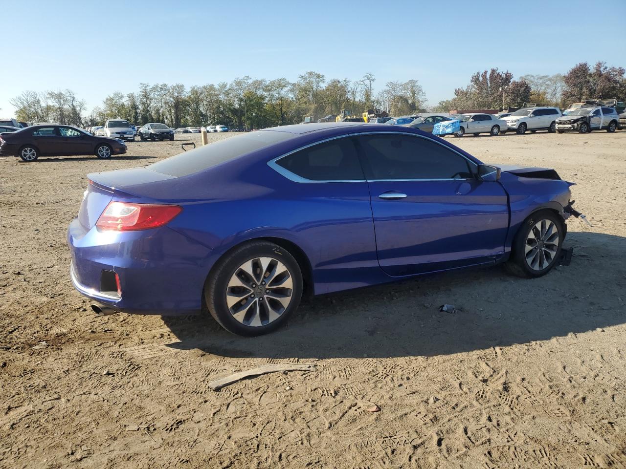2013 Honda Accord VIN 1HGCT1B39DA011890 Copart auction photo, front end / minor dent/scratches damage thumbnail 3
