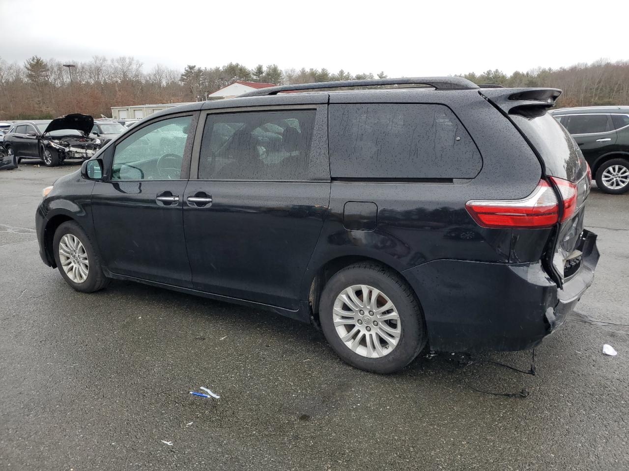 2016 Toyota Sienna VIN 5TDYK3DC0GS741422 Copart auction photo, rear end / minor dent/scratches damage thumbnail 2