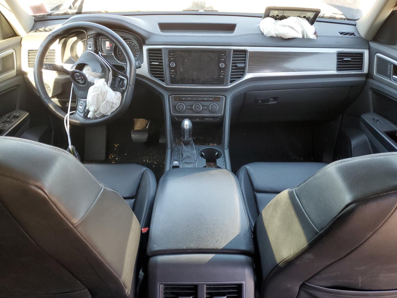 2018 Volkswagen Atlas VIN 1V2LR2CAXJC536486 Copart auction photo, front end / side damage thumbnail 8