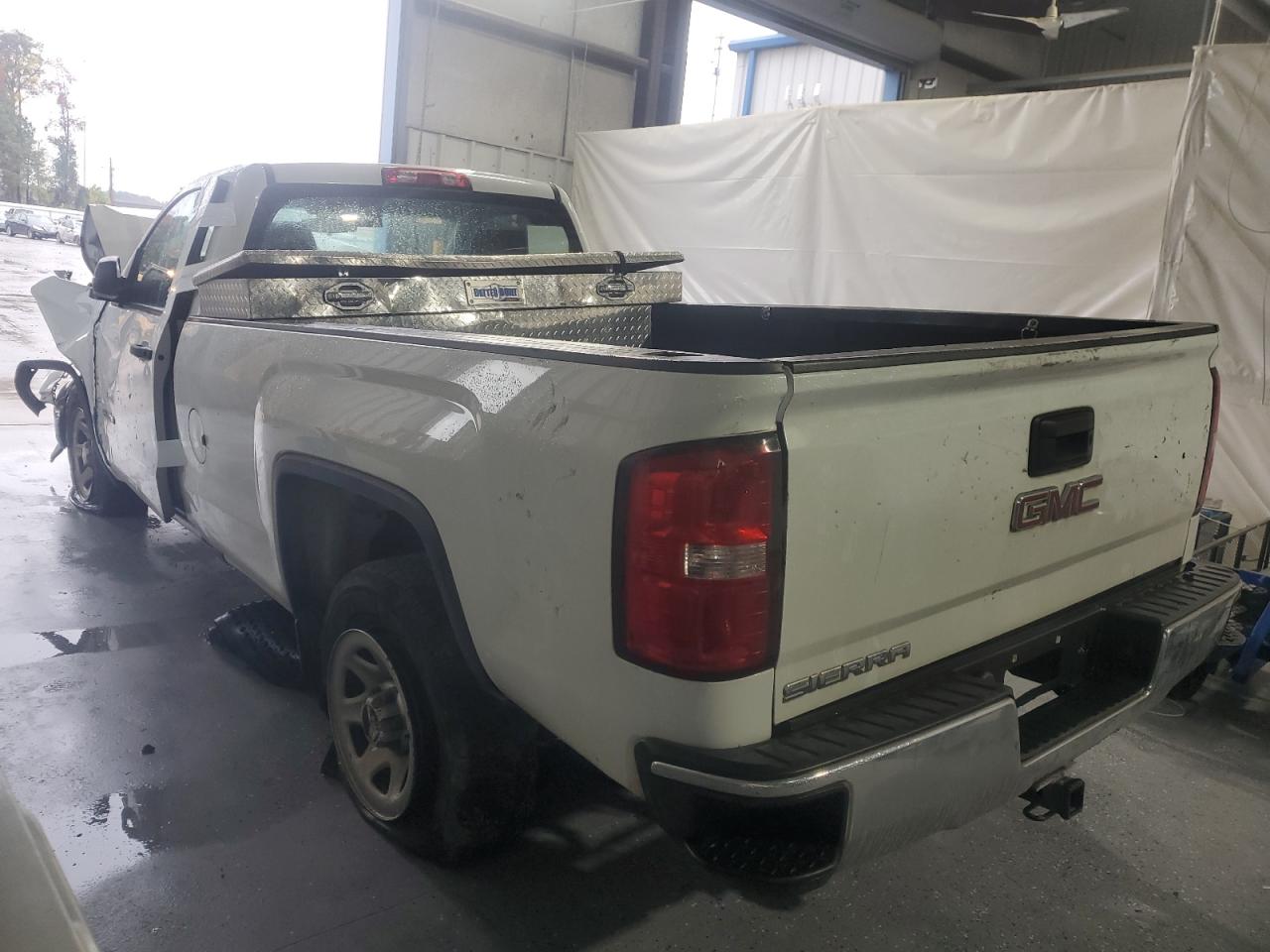 2018 GMC Sierra VIN 1GTN1LEC2JZ905621 Copart auction photo, front end / side damage thumbnail 2
