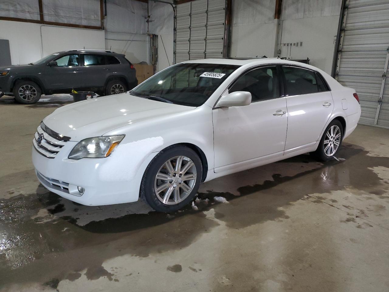 2005 Toyota Avalon VIN 4T1BK36B15U028687