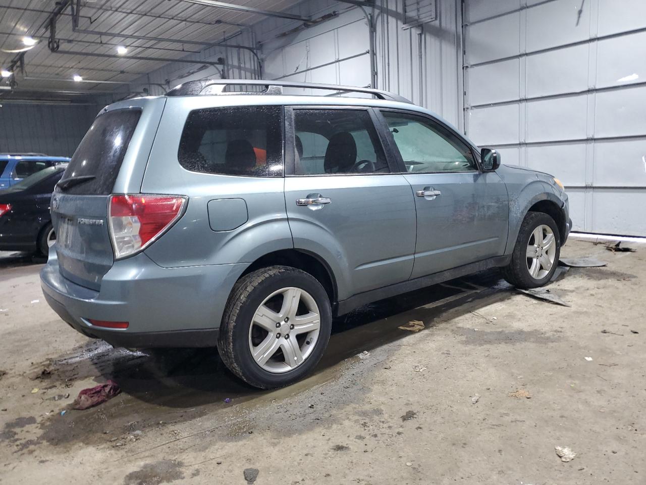 2010 Subaru Forester VIN JF2SH6CC7AH751529 Copart auction photo, front end / minor dent/scratches damage thumbnail 3