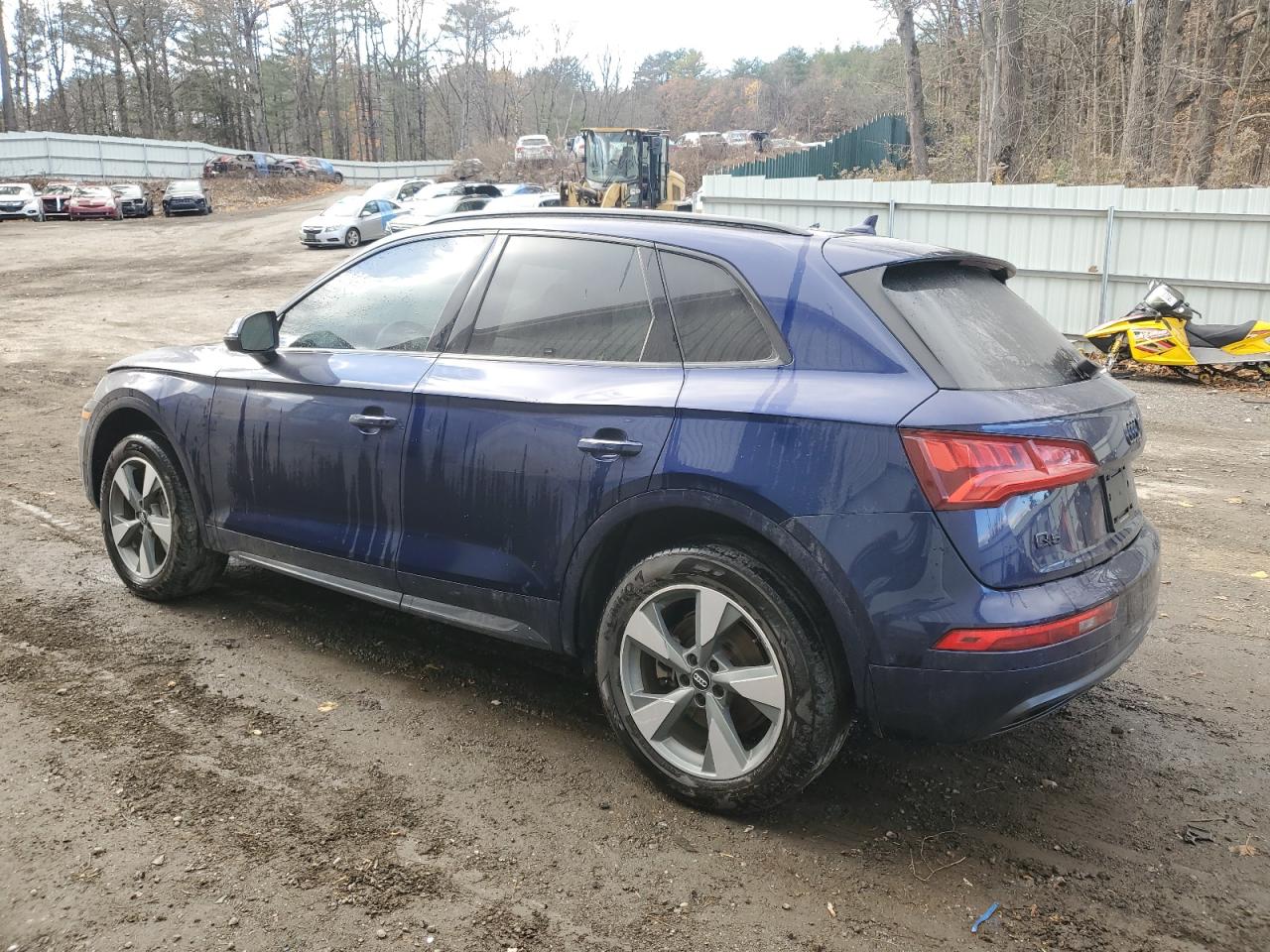 2020 Audi Q5 VIN WA1ANAFYXL2115443 Copart auction photo, front end / minor dent/scratches damage thumbnail 2