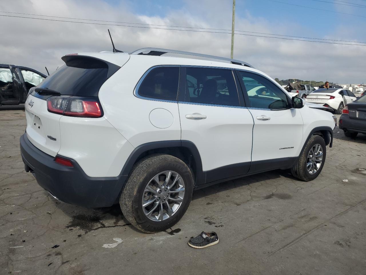 2019 Jeep Grand Cherokee VIN 1C4PJMLX7KD251993 Copart auction photo, front end damage thumbnail 3