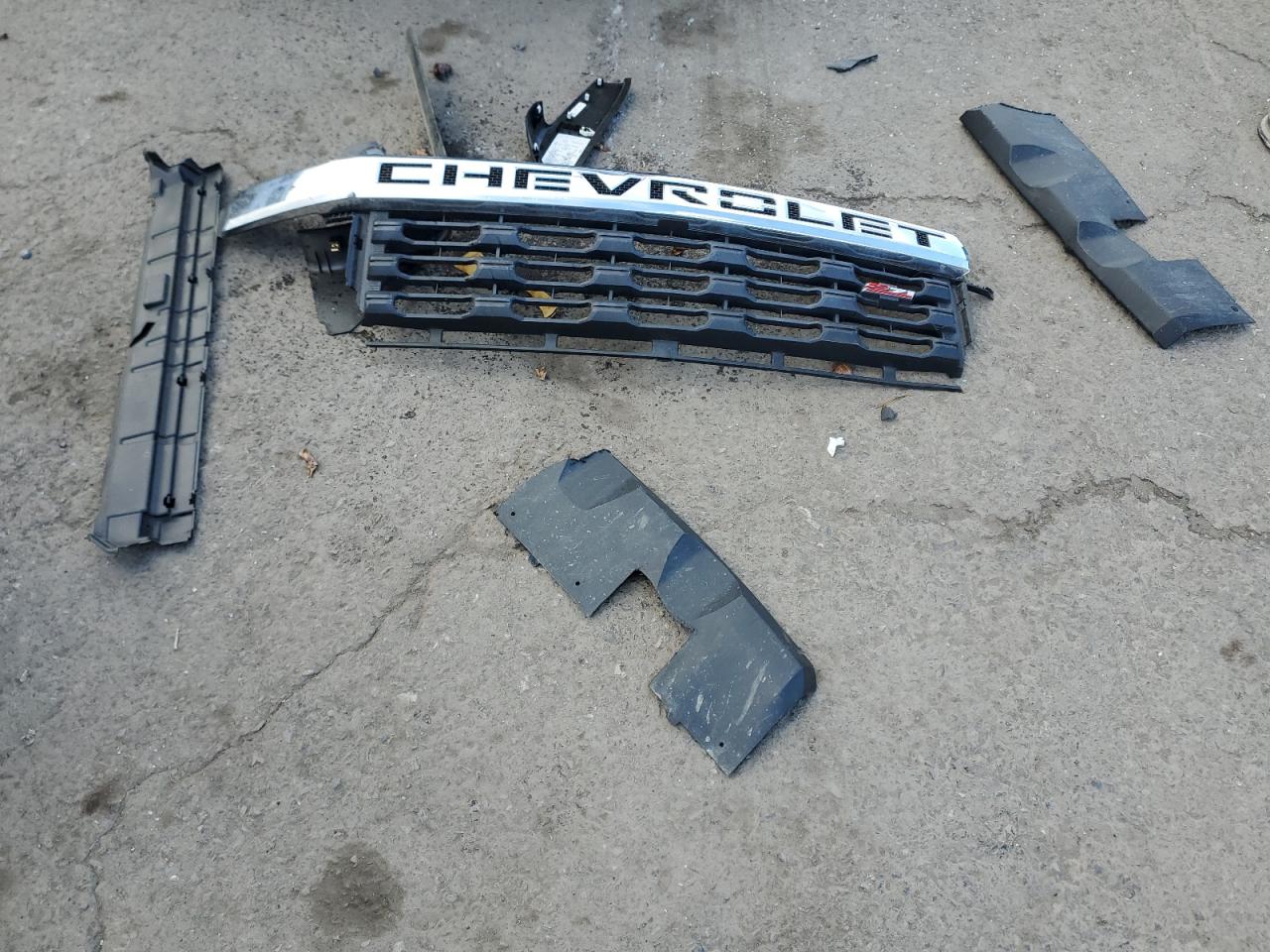 2022 Chevrolet Silverado VIN 2GC4YNE70N1240738 Copart auction photo, front end / side damage thumbnail 14