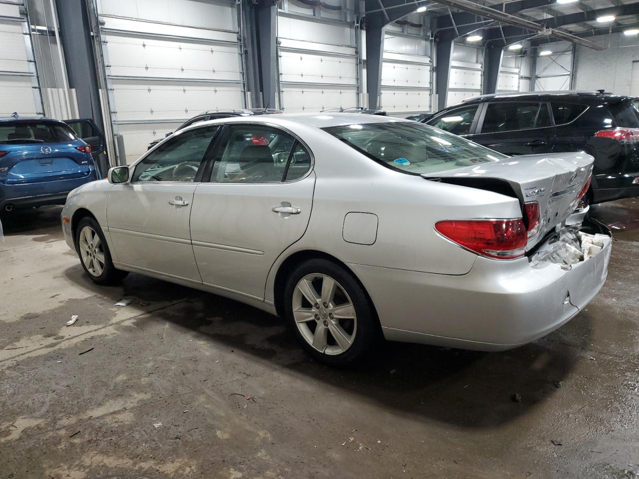 2005 Lexus ES VIN JTHBA30GX55139243 Copart auction photo, rear end / front end damage thumbnail 2