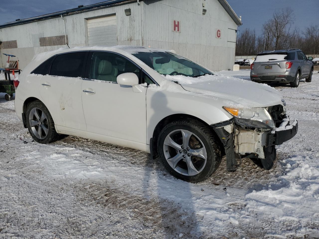 2011 Toyota Venza VIN 4T3BK3BB1BU061763 Copart auction photo, front end / minor dent/scratches damage thumbnail 4