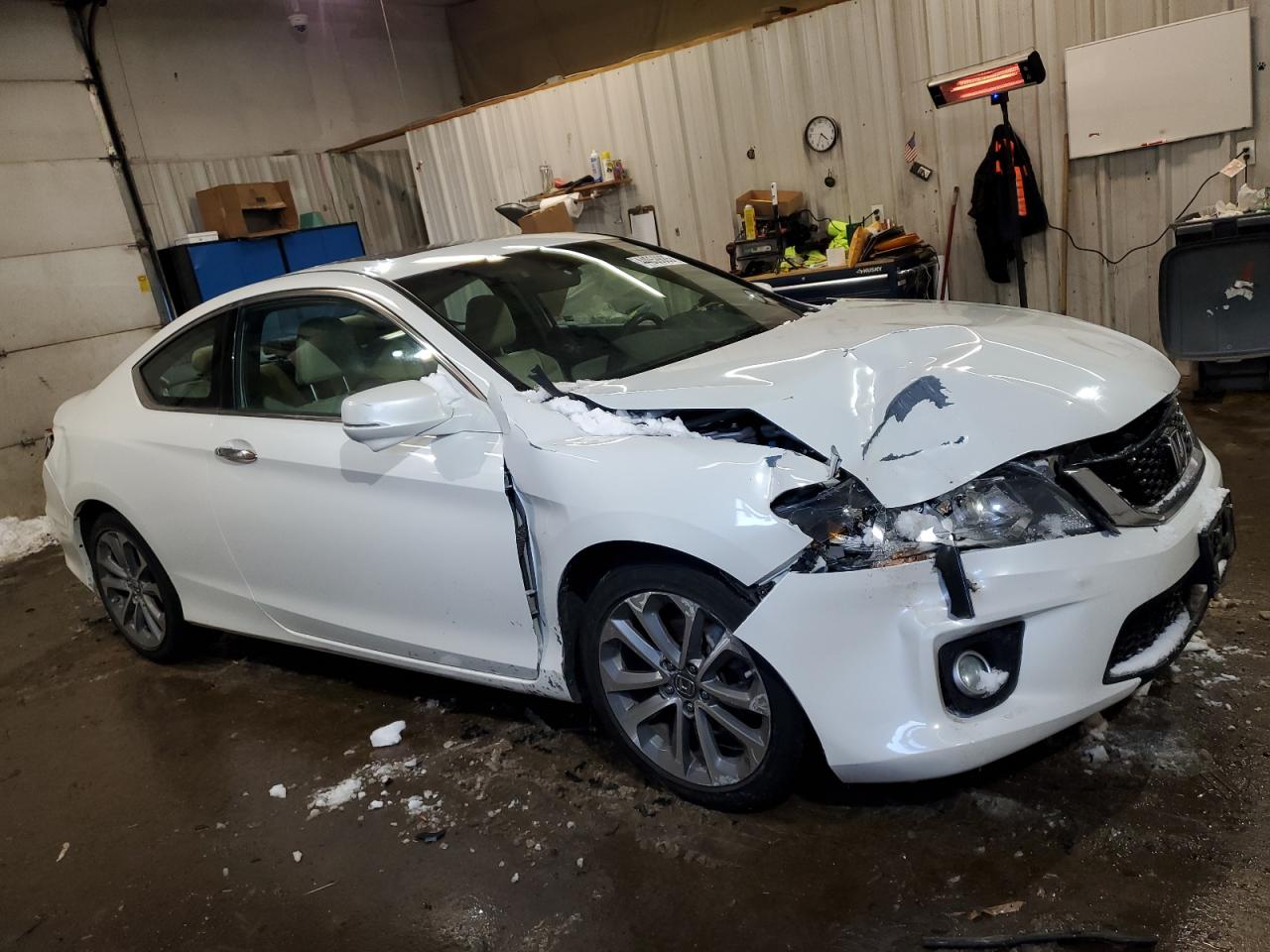 2014 Honda Accord VIN 1HGCT2B82EA002094 Copart auction photo, front end / rear end damage thumbnail 4
