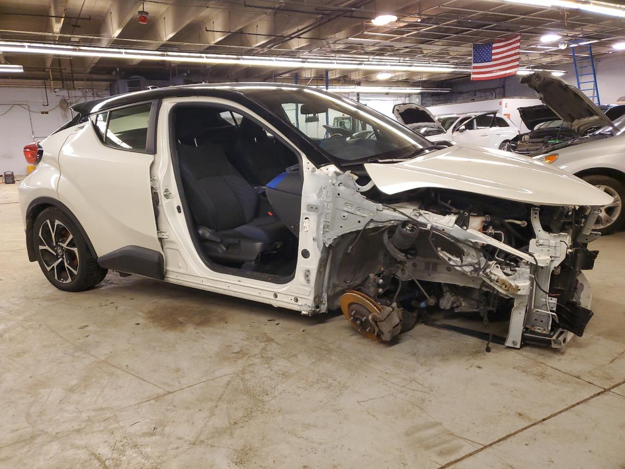 2020 Toyota C-HR VIN JTNKHMBX6L1094222 Copart auction photo, front end / side damage thumbnail 4