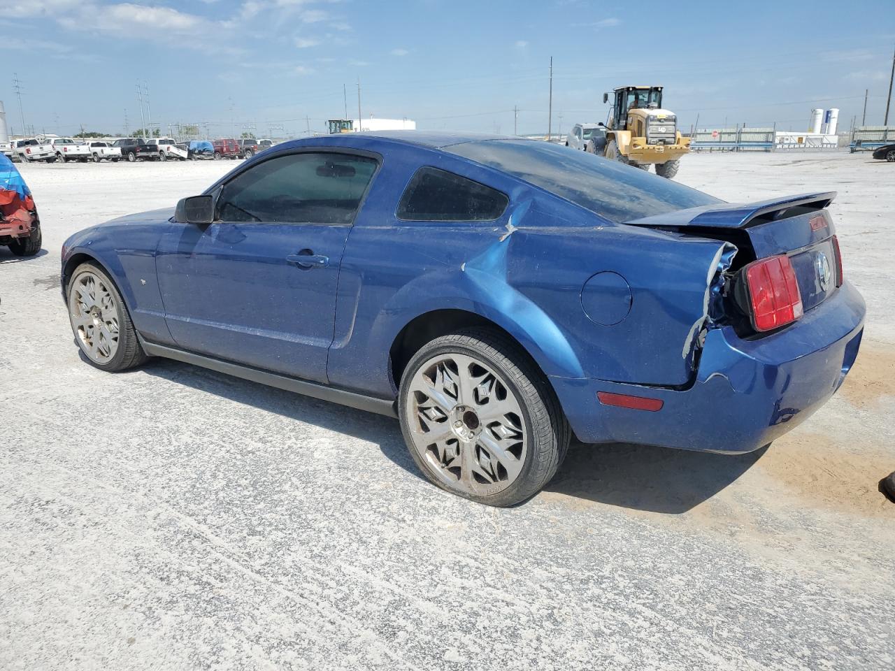 2007 Ford Mustang VIN 1ZVFT80N875271183 Copart auction photo, rear end / minor dent/scratches damage thumbnail 2