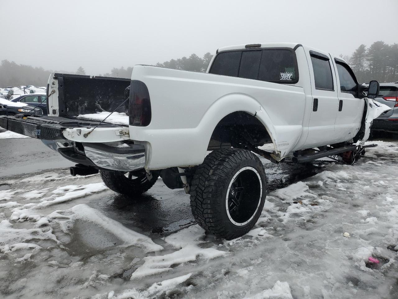 2000 Ford F350 VIN 1FTSW31S6YEA51655 Copart auction photo, front end / side damage thumbnail 3