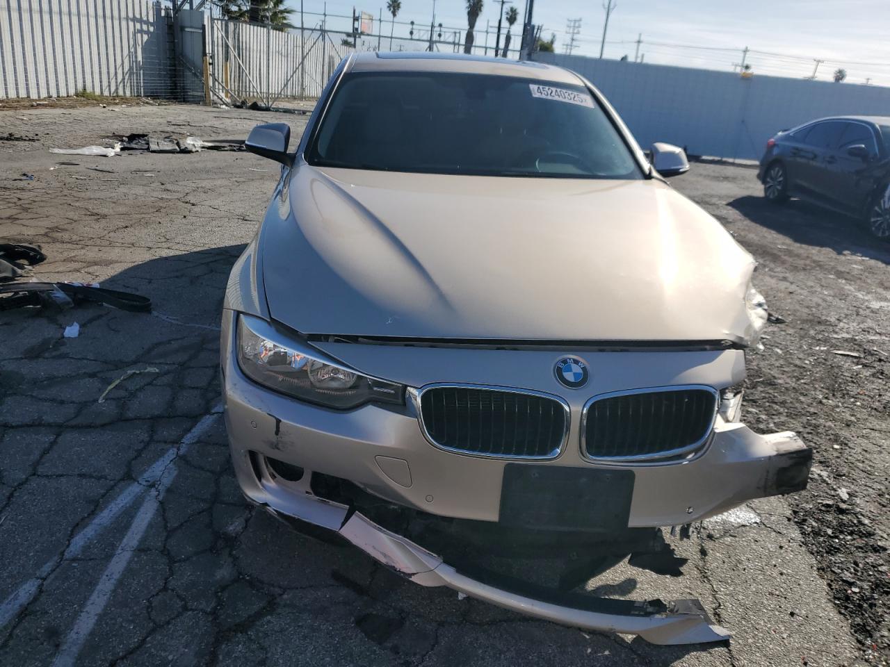 2013 BMW 3er VIN WBA3C1C5XDF437988 Copart auction photo, front end / undercarriage damage thumbnail 5