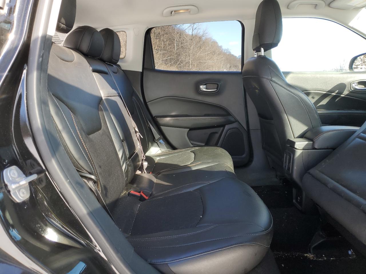 2018 Jeep Compass VIN 3C4NJDBB5JT373371 Copart auction photo, all over / rear end damage thumbnail 11
