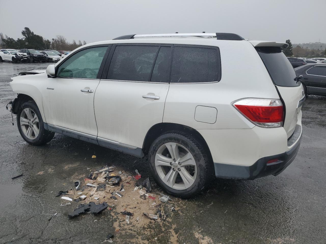 2013 Toyota Highlander VIN 5TDDK3EH8DS210666 Copart auction photo, front end damage thumbnail 2