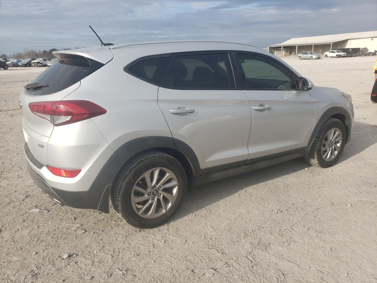 2016 Hyundai Tucson VIN KM8J33A28GU226931 Copart auction photo, minor dent/scratches damage thumbnail 3