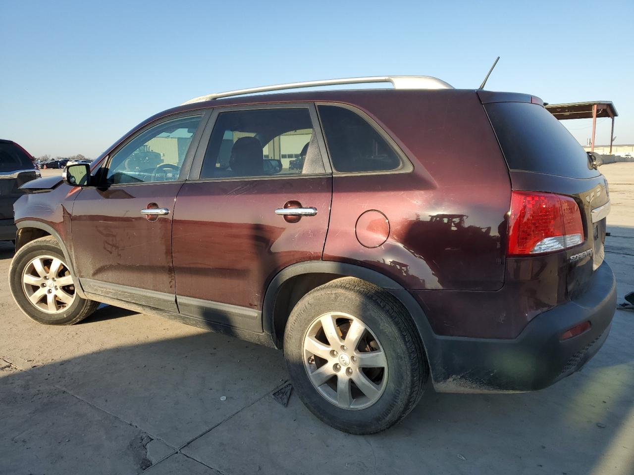 2013 KIA Sorento VIN 5XYKT4A28DG327219 Copart auction photo, front end damage thumbnail 2
