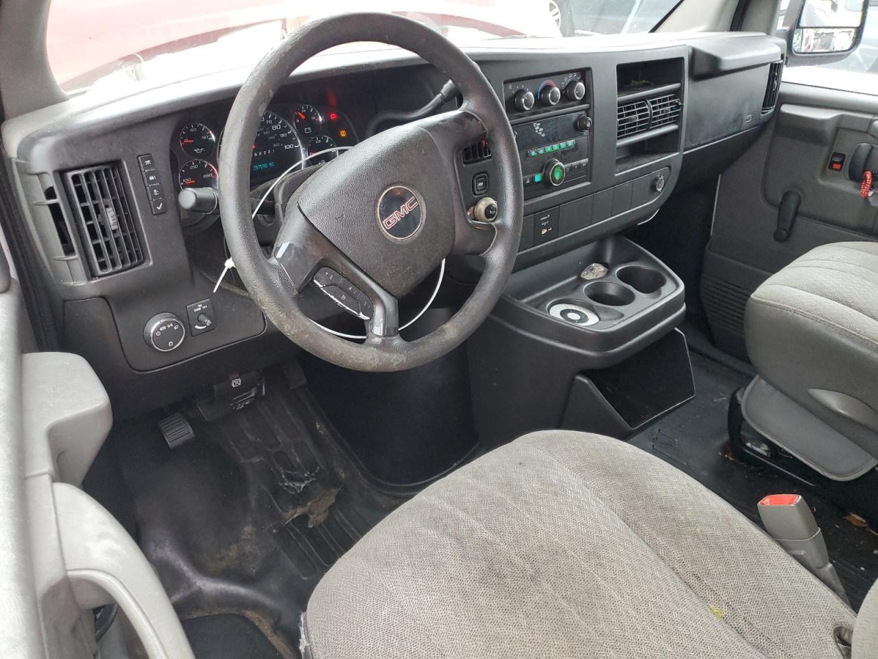 2009 GMC Savana VIN 1GTHG35KX91149291 Copart auction photo, mechanical / minor dent/scratches damage thumbnail 8