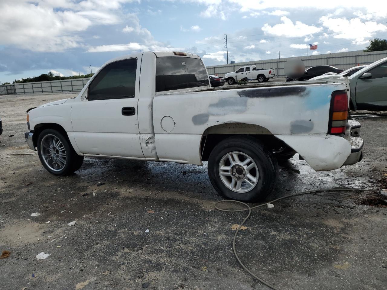 2002 GMC Sierra VIN 1GTEC14W12Z170108 Copart auction photo, rear end damage thumbnail 2