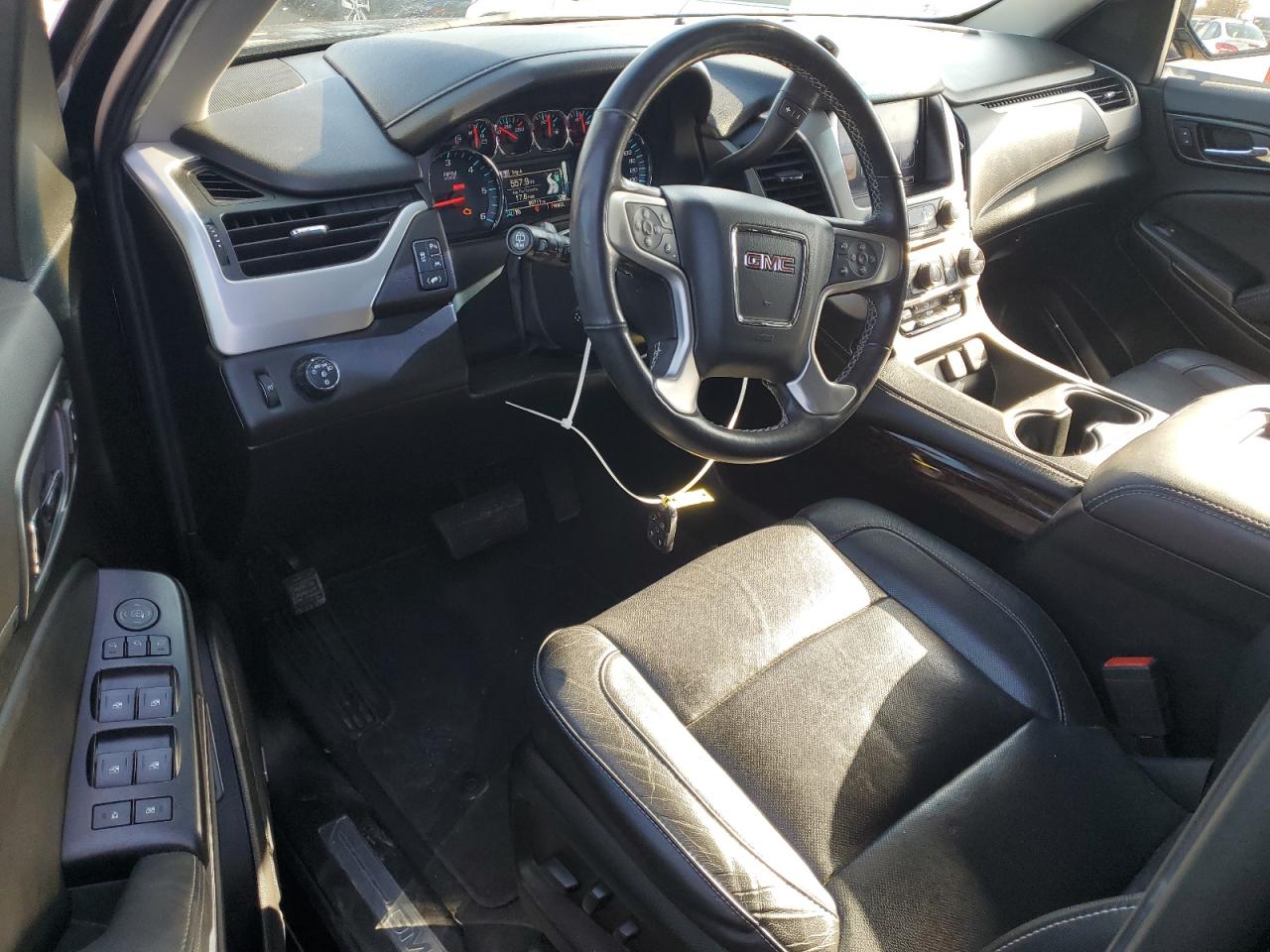 2019 GMC Yukon VIN 1GKS1BKC0KR321175 Copart auction photo, front end damage thumbnail 8