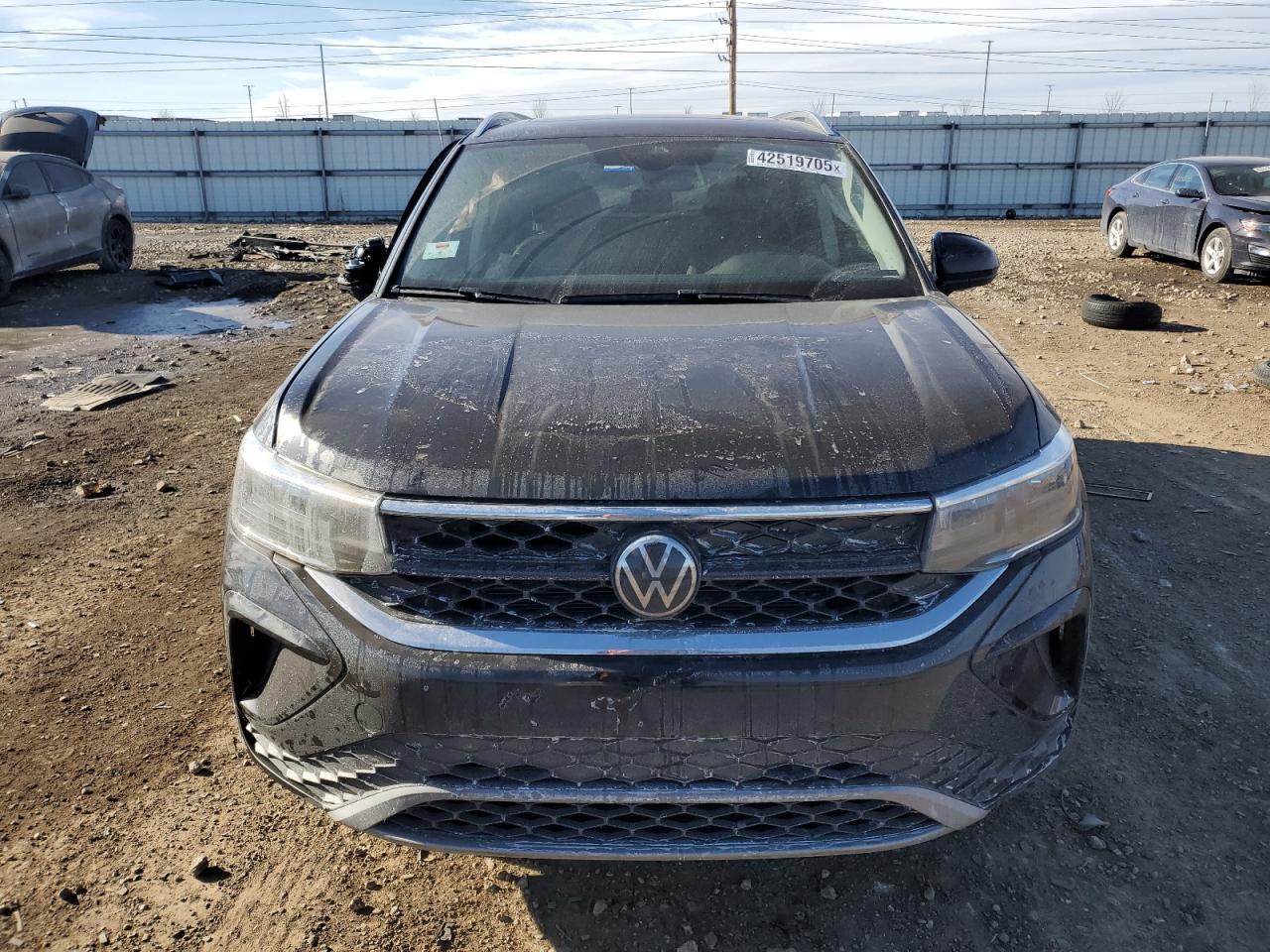 2024 Volkswagen Taos VIN 3VVVX7B2XRM050831 Copart auction photo, side / front end damage thumbnail 5