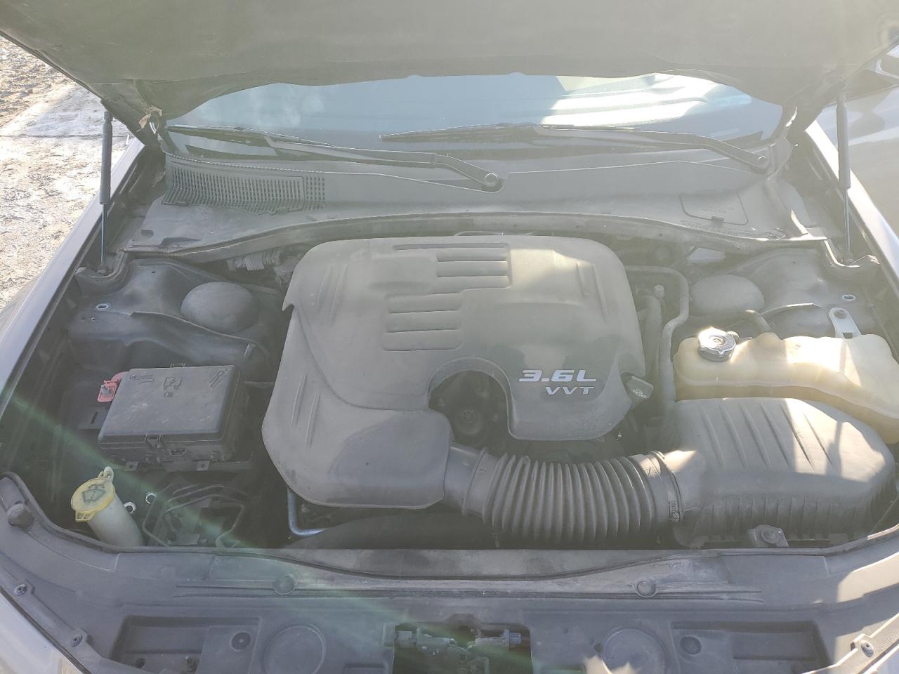 2018 Chrysler 300 VIN 2C3CCABGXJH201863 Copart auction photo, side / rear end damage thumbnail 11